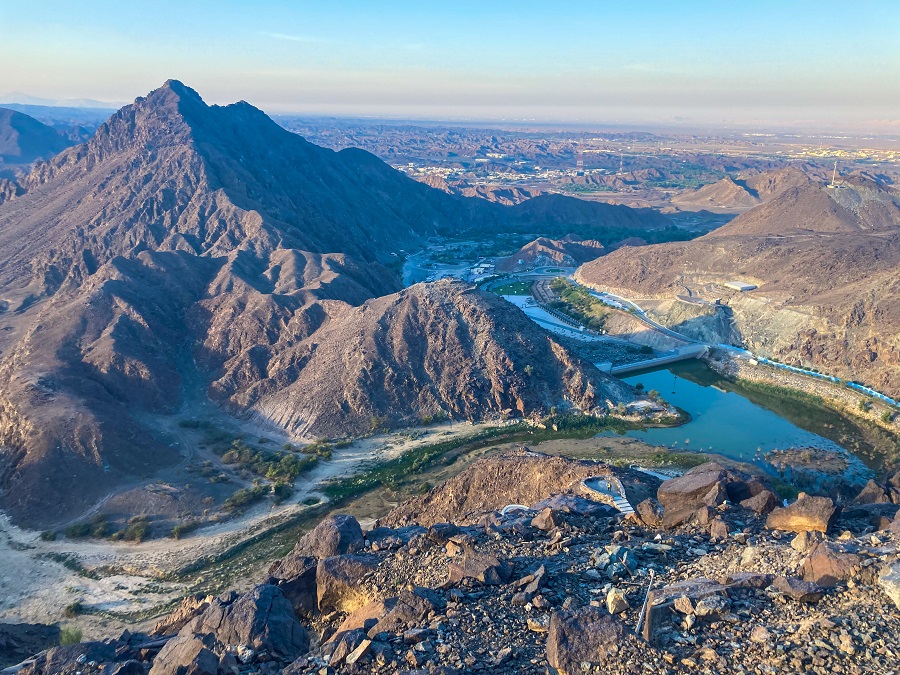 View from Wadi Shawka's viewpoint at the top of the stairs